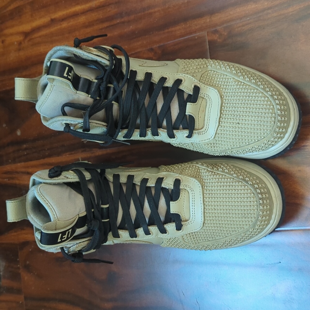 Nike men's 10.5 LF1 lightly used